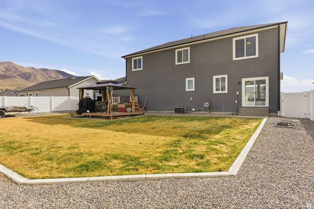 2395 E BOXWOOD LN, Eagle Mountain, UT 84005