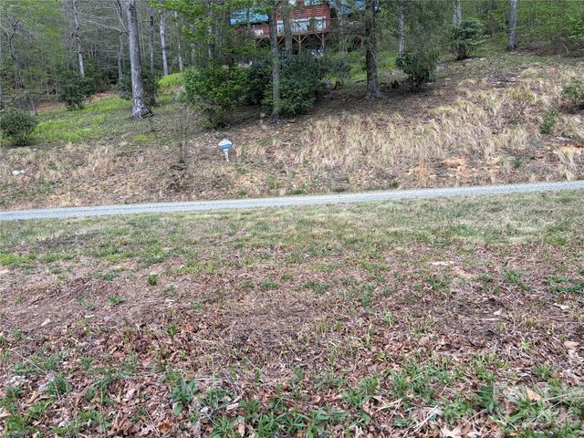 000 Mt. Mitchell Drive, Burnsville, NC 28714