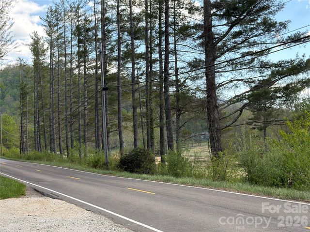 000 Mt. Mitchell Drive, Burnsville, NC 28714