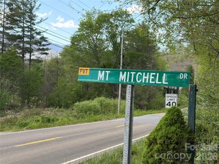 000 Mt. Mitchell Drive, Burnsville, NC 28714