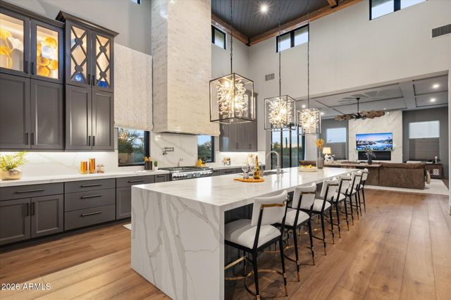 9243 E VISTA Drive, Scottsdale, AZ 85262