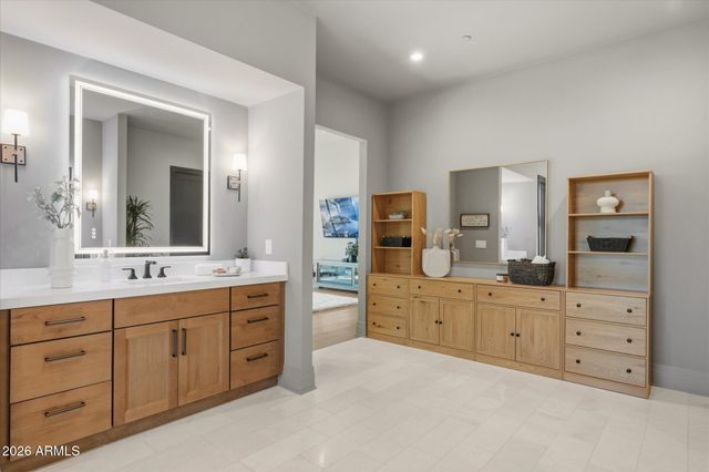 9243 E VISTA Drive, Scottsdale, AZ 85262