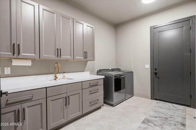9243 E VISTA Drive, Scottsdale, AZ 85262