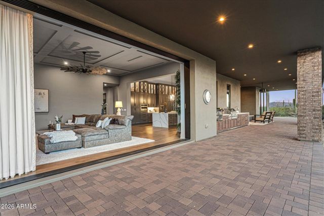 9243 E VISTA Drive, Scottsdale, AZ 85262