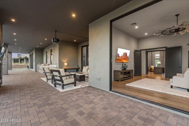 9243 E VISTA Drive, Scottsdale, AZ 85262