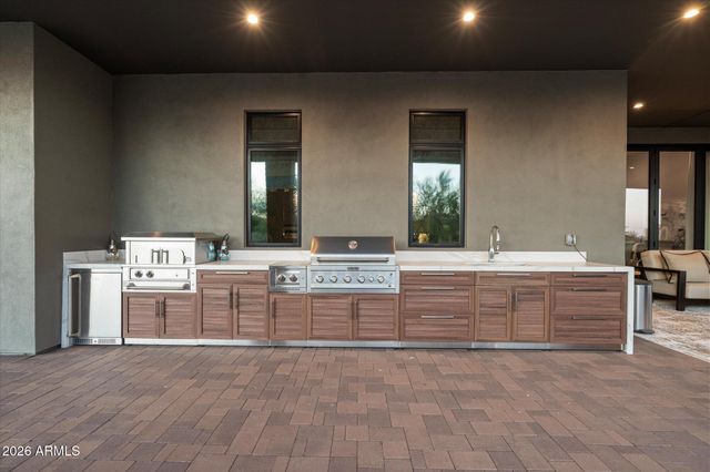 9243 E VISTA Drive, Scottsdale, AZ 85262