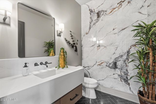 9243 E VISTA Drive, Scottsdale, AZ 85262
