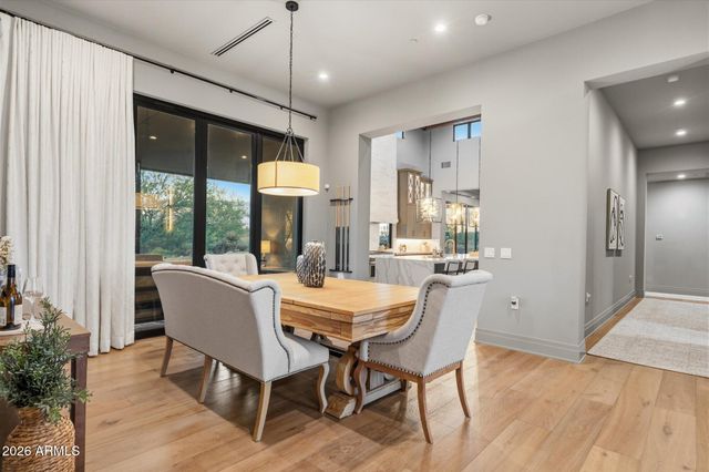 9243 E VISTA Drive, Scottsdale, AZ 85262