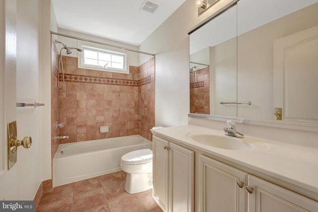 20250 MILLSTEAD DR, Ashburn, VA 20147