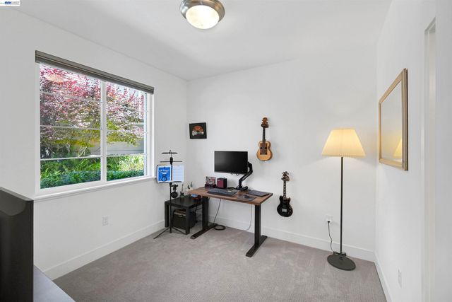 29268 Hub Ln, Hayward, CA 94544