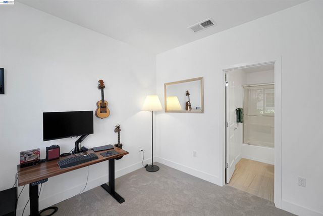 29268 Hub Ln, Hayward, CA 94544