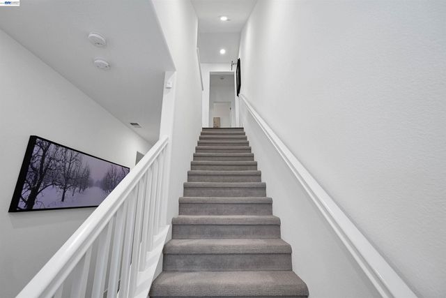 29268 Hub Ln, Hayward, CA 94544