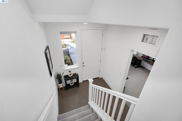 29268 Hub Ln, Hayward, CA 94544