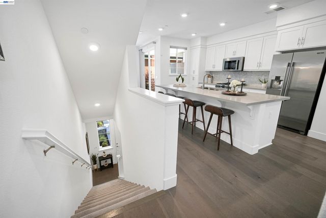29268 Hub Ln, Hayward, CA 94544