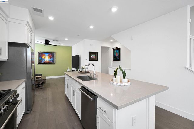 29268 Hub Ln, Hayward, CA 94544