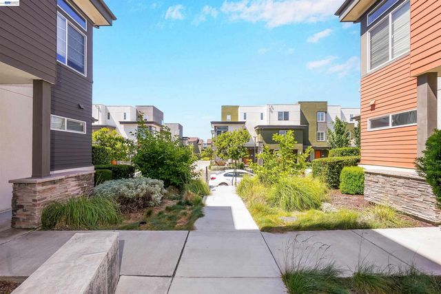 29268 Hub Ln, Hayward, CA 94544