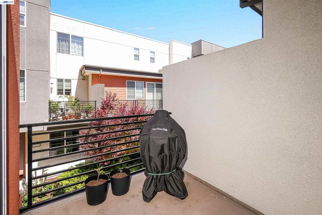29268 Hub Ln, Hayward, CA 94544