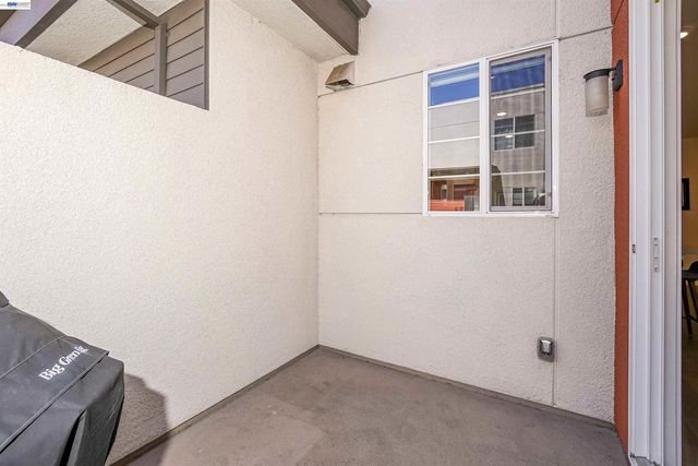 29268 Hub Ln, Hayward, CA 94544