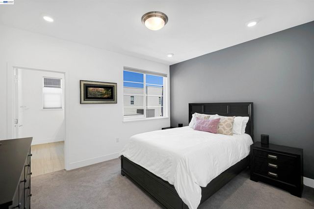 29268 Hub Ln, Hayward, CA 94544