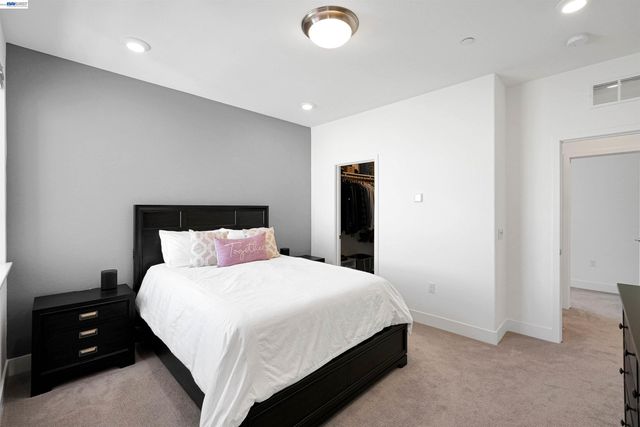 29268 Hub Ln, Hayward, CA 94544