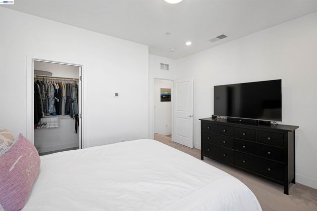 29268 Hub Ln, Hayward, CA 94544