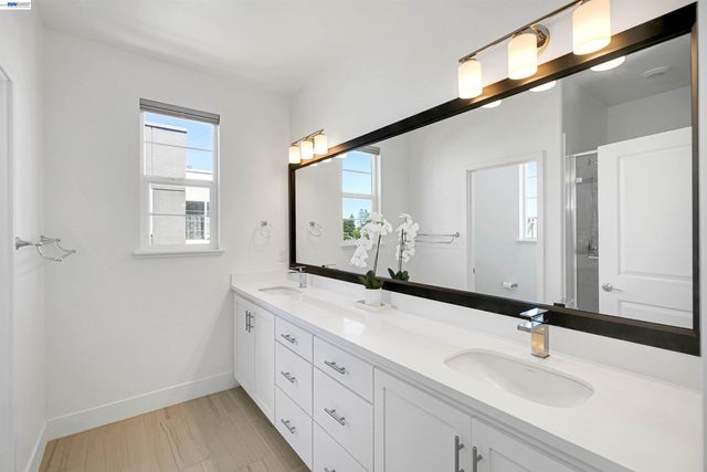 29268 Hub Ln, Hayward, CA 94544
