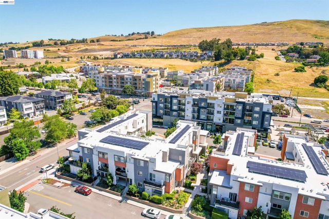 29268 Hub Ln, Hayward, CA 94544