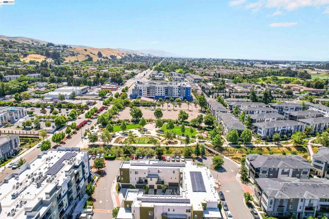 29268 Hub Ln, Hayward, CA 94544