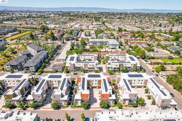 29268 Hub Ln, Hayward, CA 94544