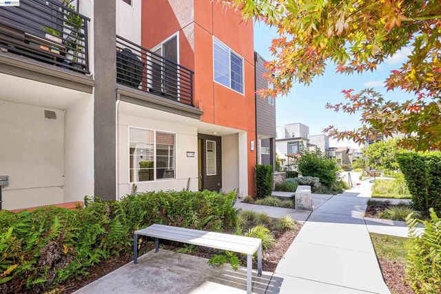 29268 Hub Ln, Hayward, CA 94544