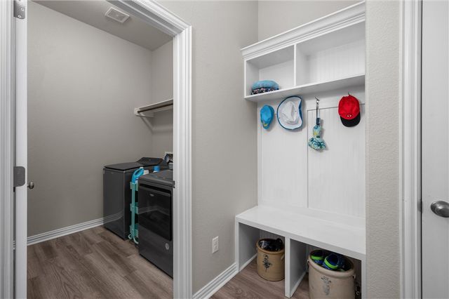 6332 Spartan Drive, College Station, TX 77845