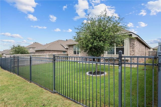 6332 Spartan Drive, College Station, TX 77845
