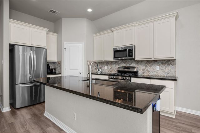 6332 Spartan Drive, College Station, TX 77845