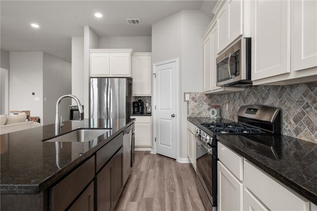 6332 Spartan Drive, College Station, TX 77845