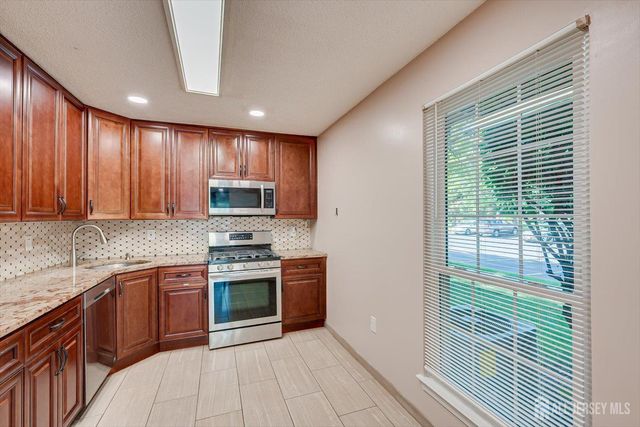 73 Goodwin Drive, North Brunswick, NJ 08902