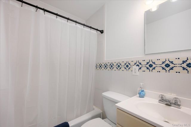 1735 Washington Avenue, Seaford, NY 11783