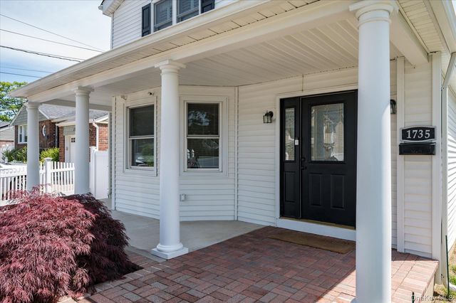 1735 Washington Avenue, Seaford, NY 11783