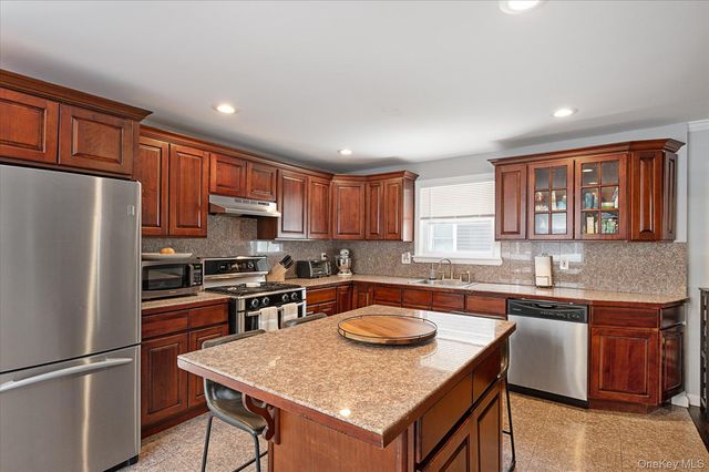 1735 Washington Avenue, Seaford, NY 11783