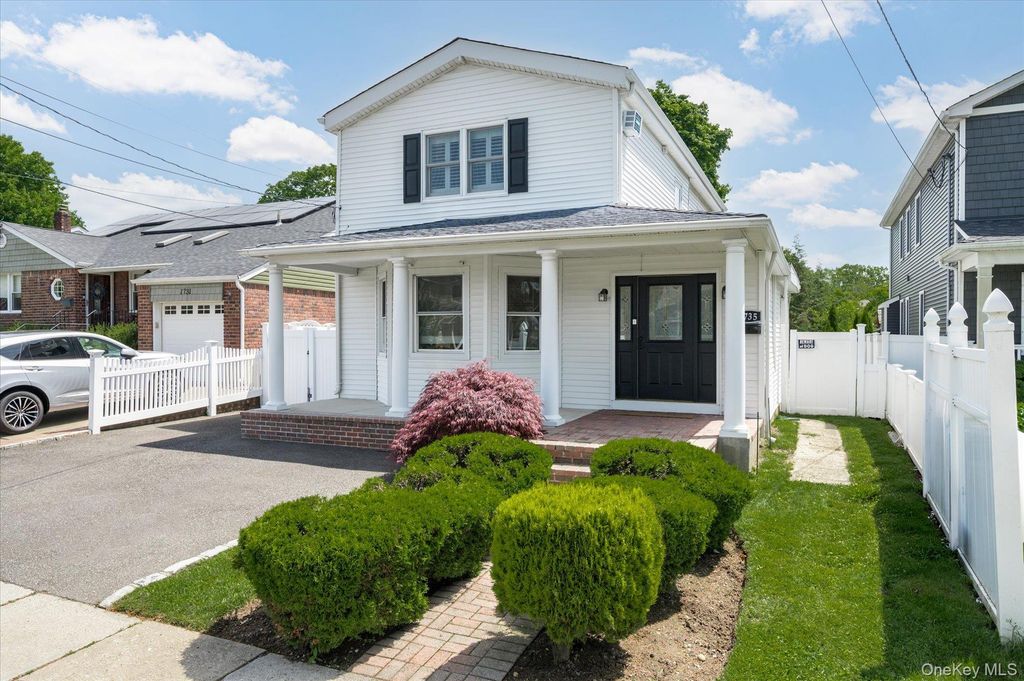 1735 Washington Avenue, Seaford, NY 11783