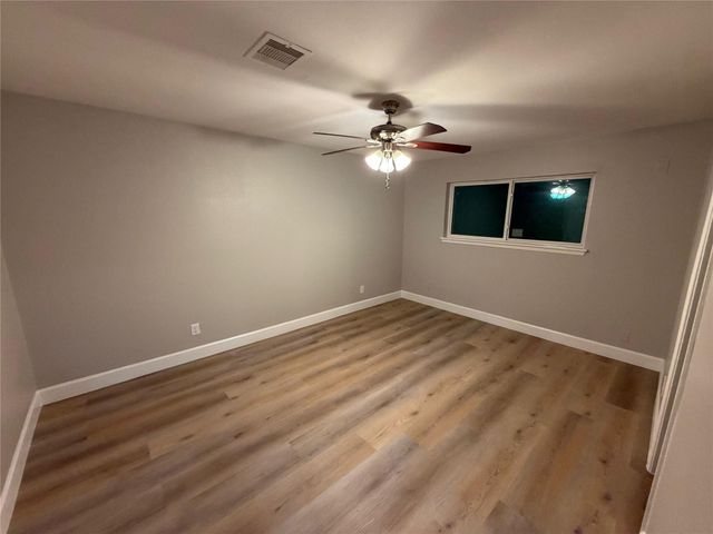 6015 W Airport Blvd, Houston, TX 77035