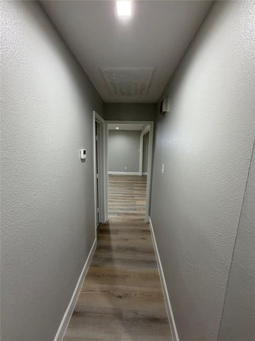 6015 W Airport Blvd, Houston, TX 77035