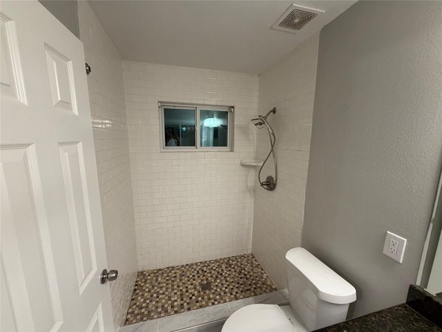 6015 W Airport Blvd, Houston, TX 77035