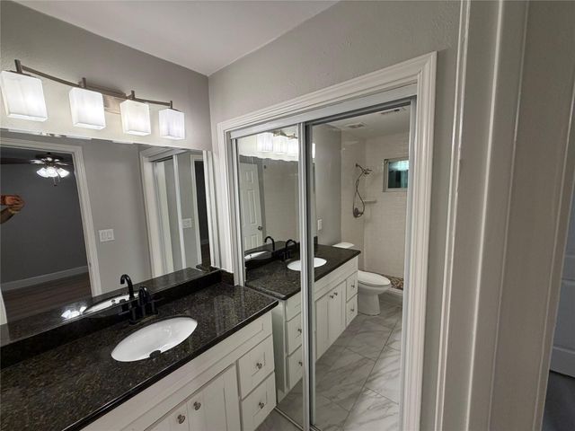 6015 W Airport Blvd, Houston, TX 77035