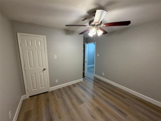 6015 W Airport Blvd, Houston, TX 77035