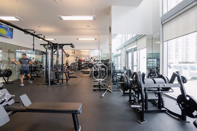 92 SW 3rd St 1812, Miami, FL 33130