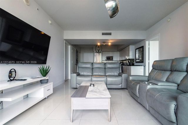 92 SW 3rd St 1812, Miami, FL 33130