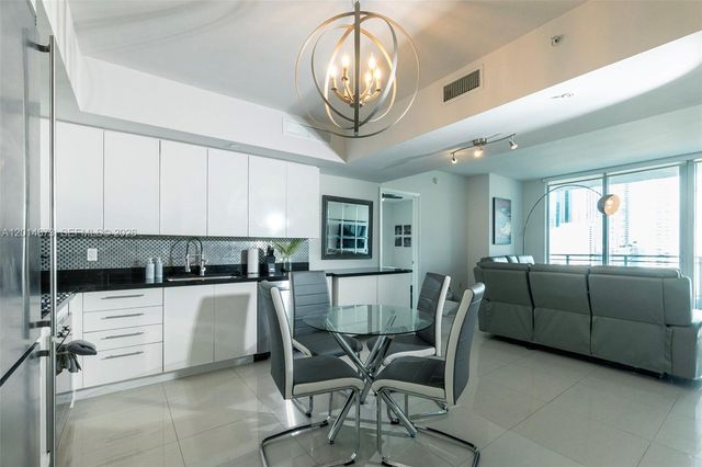 92 SW 3rd St 1812, Miami, FL 33130