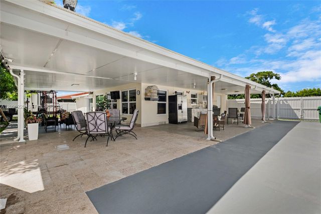 15405 SW 104th Avenue, Miami, FL 33157