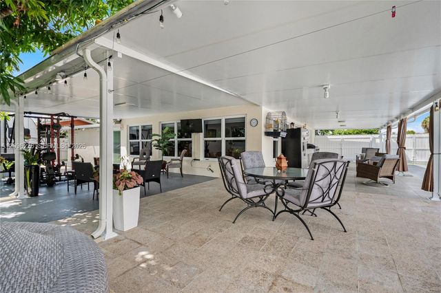 15405 SW 104th Avenue, Miami, FL 33157