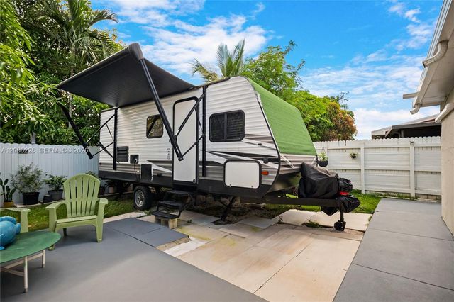 15405 SW 104th Avenue, Miami, FL 33157